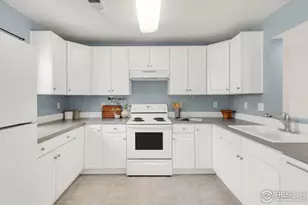 9369 Longs Peak Dr, Commerce City, CO 80640 - Photo 17