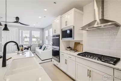 2801 Bear Springs Cir, Longmont, CO 80503 - Photo 7