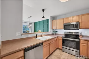 893 S Evanston Cir, Aurora, CO 80012 - Photo 11