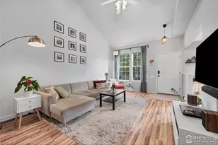 893 S Evanston Cir, Aurora, CO 80012 - Photo 7