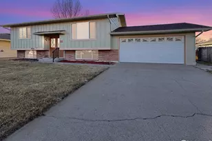 1410 S 8th Ave, Sterling, CO 80751 - Photo 3