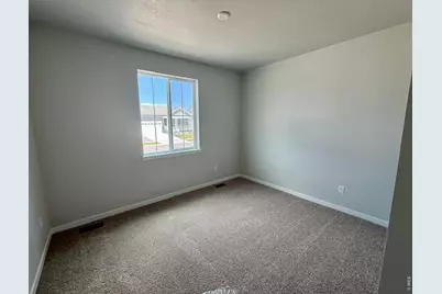 827 Mesic Ln, Windsor, CO 80550 - Photo 5