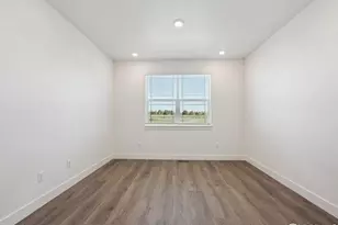 898 Eastport Dr, Berthoud, CO 80513 - Photo 3