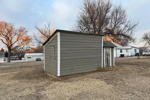 506 E Raymond St, Haxtun, CO 80731 - Photo 17