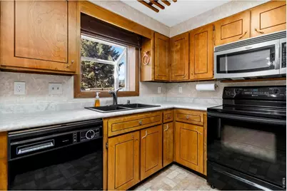 1407 Willow Dr, Berthoud, CO 80513 - Photo 9