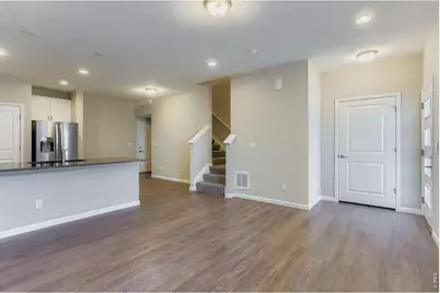 690 Stonebridge Dr, Longmont, CO 80503 - Photo 7