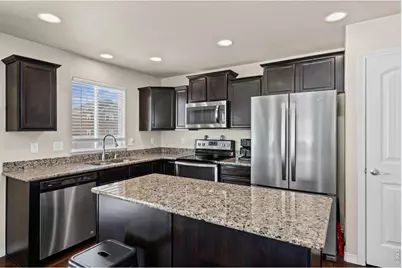 5599 Clarence Dr, Windsor, CO 80550 - Photo 9