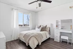 24703 E Kansas Cir, Aurora, CO 80018 - Photo 29