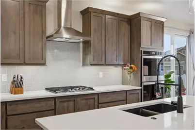 1827 Castle Hill Dr, Windsor, CO 80550 - Photo 13