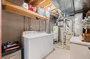 302 E 40th St, Loveland, CO 80538 - Photo 21