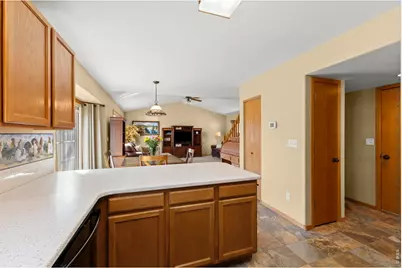 302 E 40th St, Loveland, CO 80538 - Photo 11