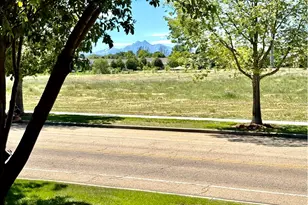 527 Deerwood Dr, Longmont, CO 80504 - Photo 5