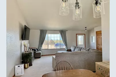 725 S Walsh Ave, Holyoke, CO 80734 - Photo 3