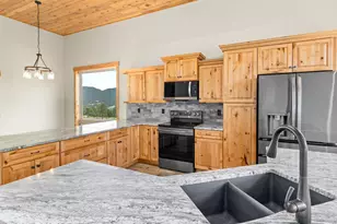 659 Peak View Dr, Estes Park, CO 80517 - Photo 17