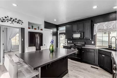 3751 Summerwood Way, Johnstown, CO 80534 - Photo 11