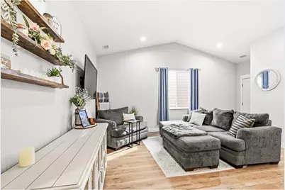 1123 Coyote Ln, Wiggins, CO 80654 - Photo 9