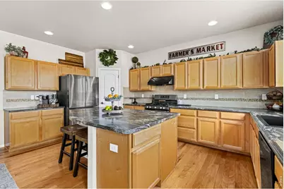 912 Barn Yard Dr, Windsor, CO 80550 - Photo 7