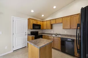 2255 Sopris Cir, Loveland, CO 80537 - Photo 11