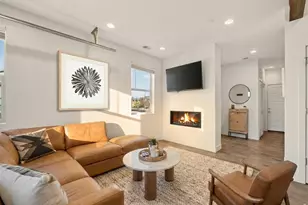 19518 E Sunset Cir, Aurora, CO 80015 - Photo 3