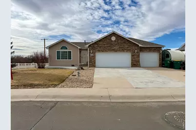 106 Linden Oaks Dr, Ault, CO 80610 - Photo 1