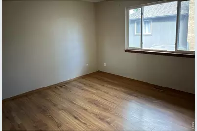 3331 Lakeview Cir, Longmont, CO 80503 - Photo 5