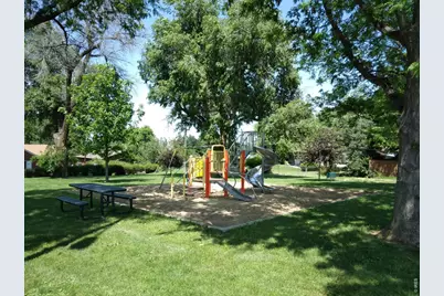 8 Elizabeth Ct, Longmont, CO 80501 - Photo 35