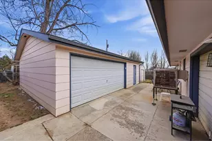 8 Elizabeth Ct, Longmont, CO 80501 - Photo 23