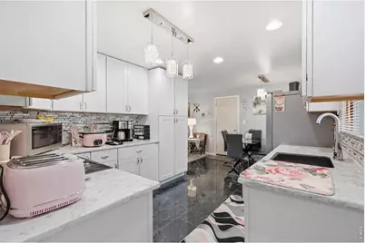 8 Elizabeth Ct, Longmont, CO 80501 - Photo 11