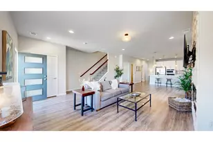 1083 Mountain Dr, Longmont, CO 80503 - Photo 9