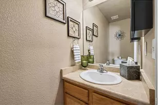 4204 Riley Dr, Longmont, CO 80503 - Photo 9