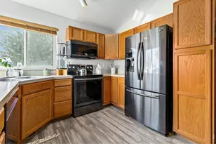 1098 Lavender Ave, Loveland, CO 80537 - Photo 5