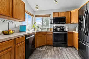 1098 Lavender Ave, Loveland, CO 80537 - Photo 5