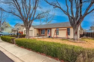 2140 Sherman St, Longmont, CO 80501 - Photo 3