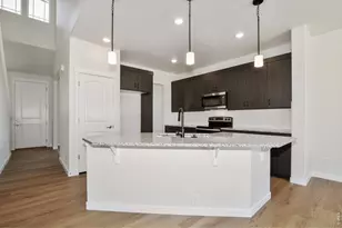 1039 Crown Sparrow St, Johnstown, CO 80534 - Photo 5