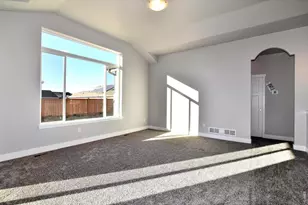 1196 Crown Sparrow St, Johnstown, CO 80534 - Photo 3