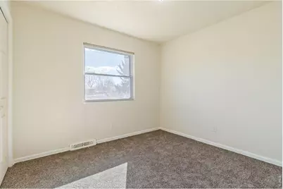 811 S Van Buren Ave, Loveland, CO 80537 - Photo 11