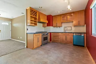 811 S Van Buren Ave, Loveland, CO 80537 - Photo 7