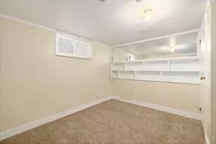 406 Sunnyside Ln, Longmont, CO 80504 - Photo 17