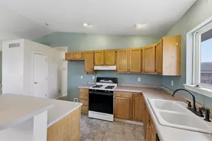 3917 Kennedy Ave, Wellington, CO 80549 - Photo 9