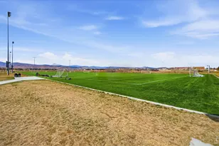 5204 Clover Basin Dr, Longmont, CO 80503 - Photo 35