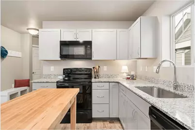 1216 Hummingbird Cir, Longmont, CO 80501 - Photo 11