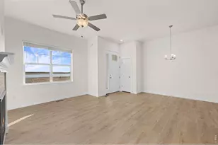 4216 Trapper Lake Dr, Loveland, CO 80538 - Photo 7