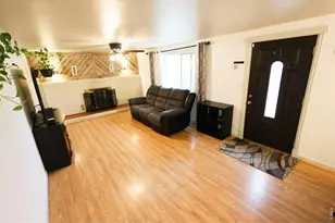 507 W 11th St, Loveland, CO 80537 - Photo 3