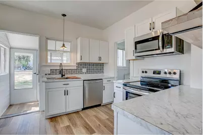 10 S Fremont Ave, Johnstown, CO 80534 - Photo 3