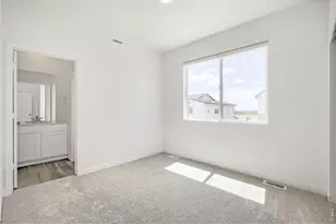 3554 Quincy Bay Pl, Loveland, CO 80538 - Photo 9
