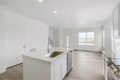 3554 Quincy Bay Pl, Loveland, CO 80538 - Photo 7