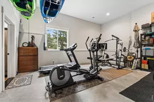 200 Cherokee Ct, Estes Park, CO 80517 - Photo 33