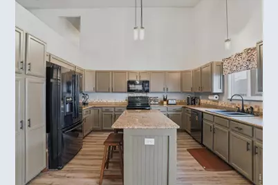 3325 Crazy Horse Dr, Wellington, CO 80549 - Photo 9