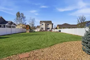 1027 Canal Dr, Windsor, CO 80550 - Photo 33