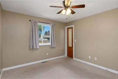 3411 N Douglas Ave, Loveland, CO 80538 - Photo 17